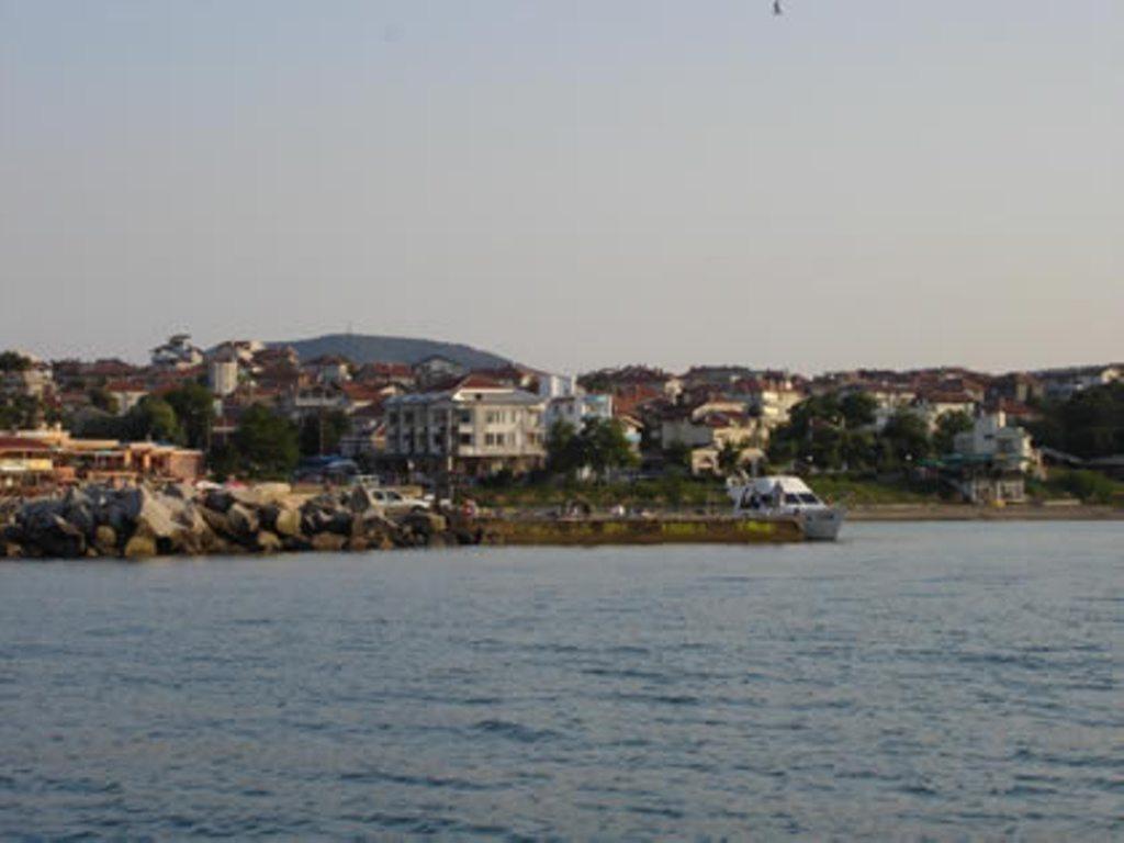 Family Hotel Bellehouse Chernomorets Exterior photo